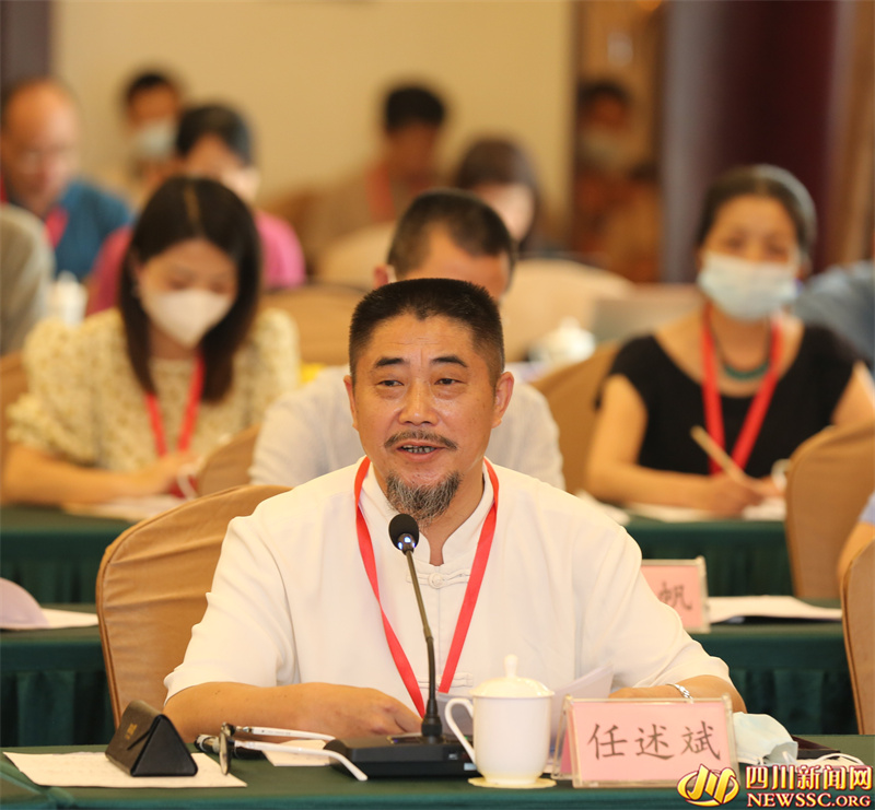 攀枝花市仁和区苴却砚雕刻技艺省级代表性传承人 任述斌.jpg