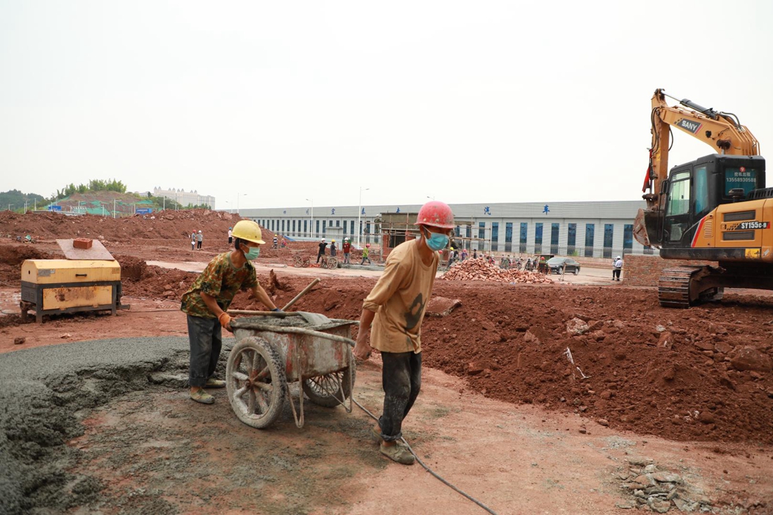 星马重工建筑类机械制造项目建设现场.jpg