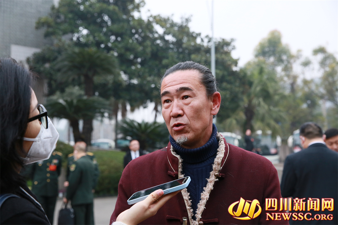 省政协委员、甘孜州古道别院民宿法人谭丹哲.jpg