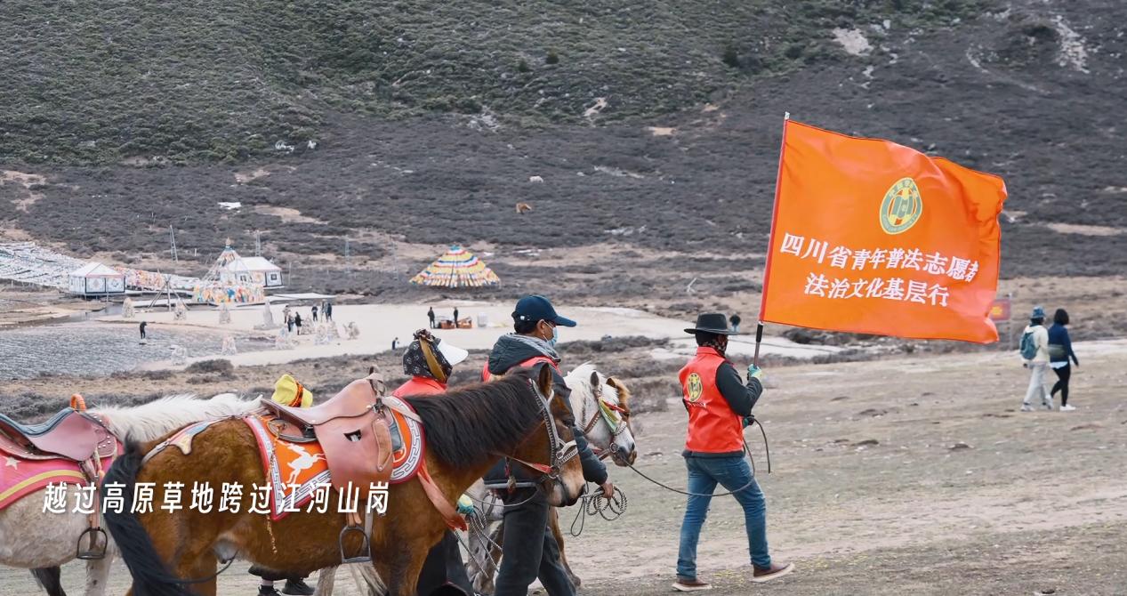 《青春是用来奋斗的》MV画面截图.jpg