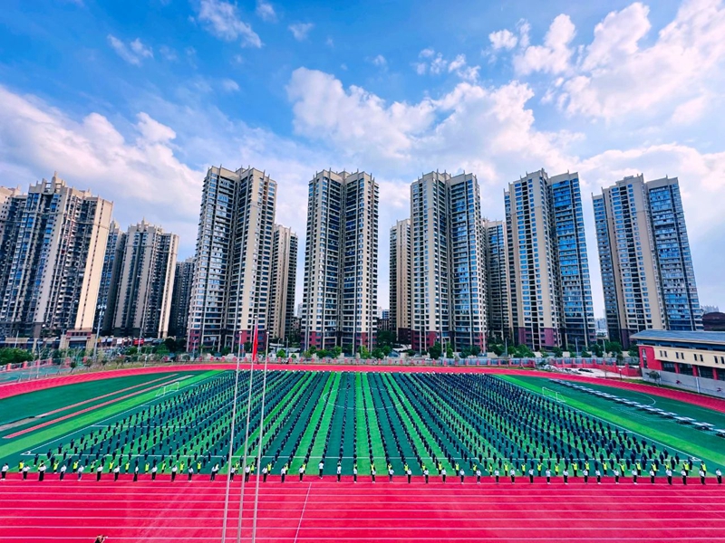 开展课间活动(图片来自资阳宣传部).jpg 开展课间活动(图片来自资阳宣传部).jpg