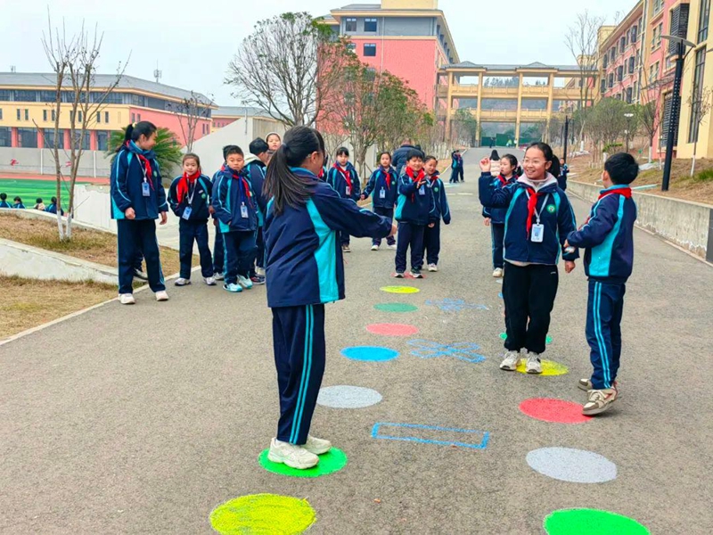 学生课外活动(图片来自资阳宣传部)(1).jpg 学生课外活动(图片来自资阳宣传部)(1).jpg
